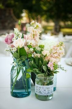 centre-de-table-mason-jar-ruban-dentelle